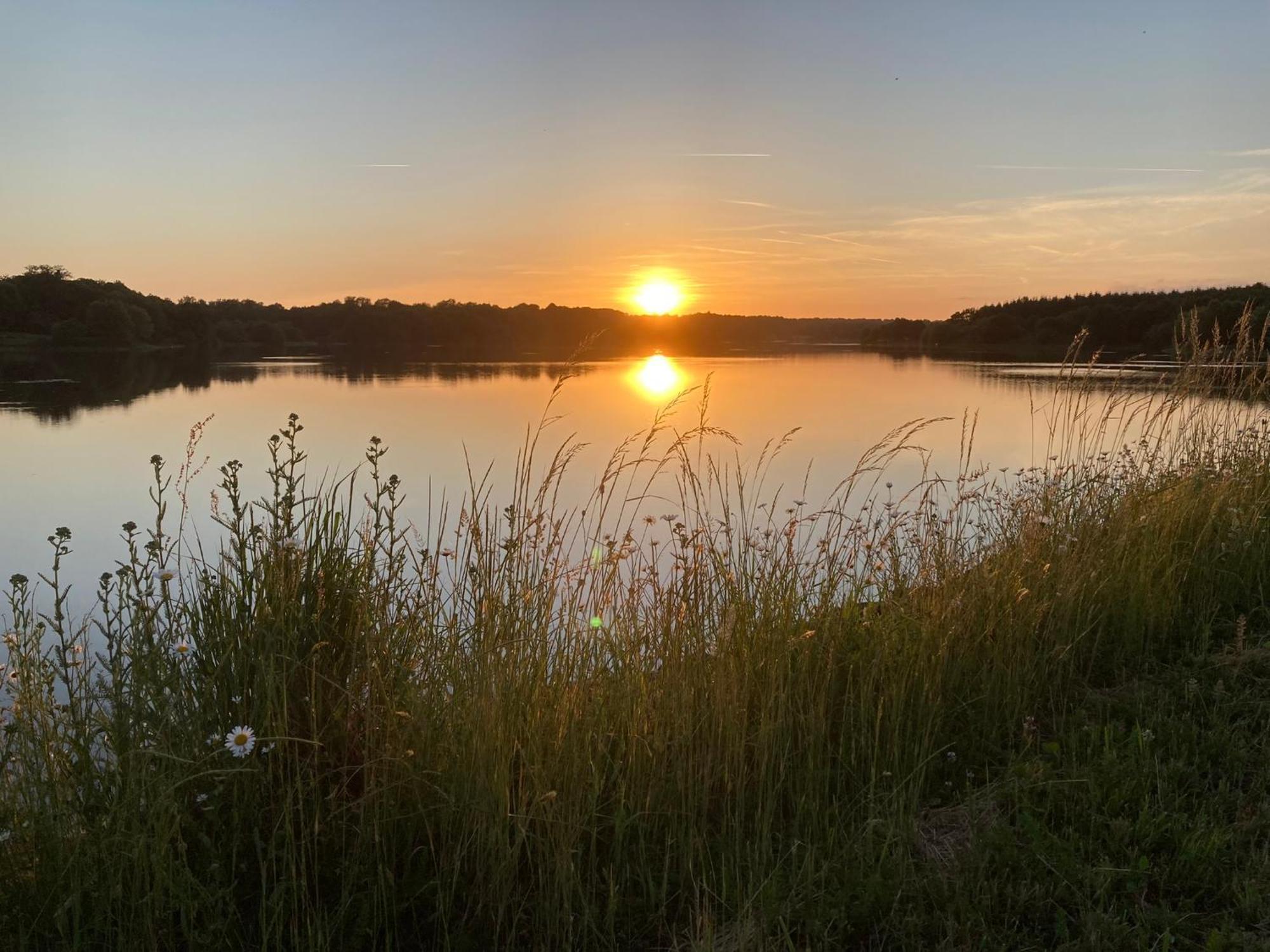 Au Pre Fleuri Eco Glamping Hotel Le Lindois Kültér fotó