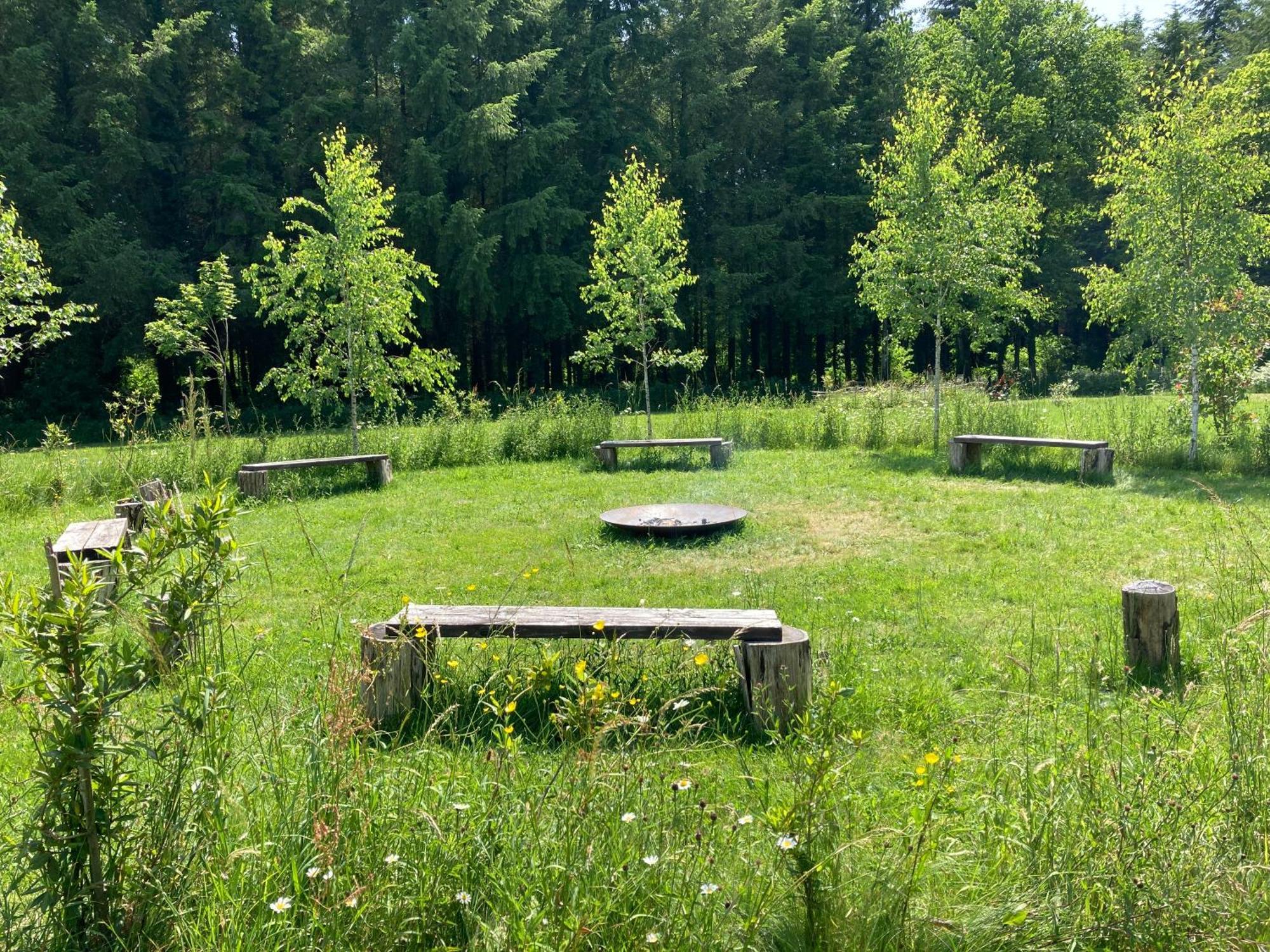 Au Pre Fleuri Eco Glamping Hotel Le Lindois Kültér fotó